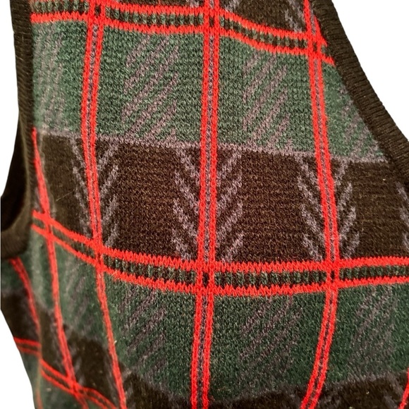 VTG Button Up Plaid Sweater Vest Sz M Gold Buttons Green Red Black Crystal Kobe - Picture 6 of 7